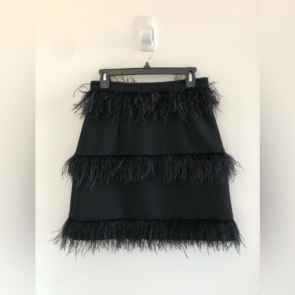 Elliatt Neiman Marcus Coco Feather Trimmed Black Mini Skirt Size M High Waist - Picture 3 of 11